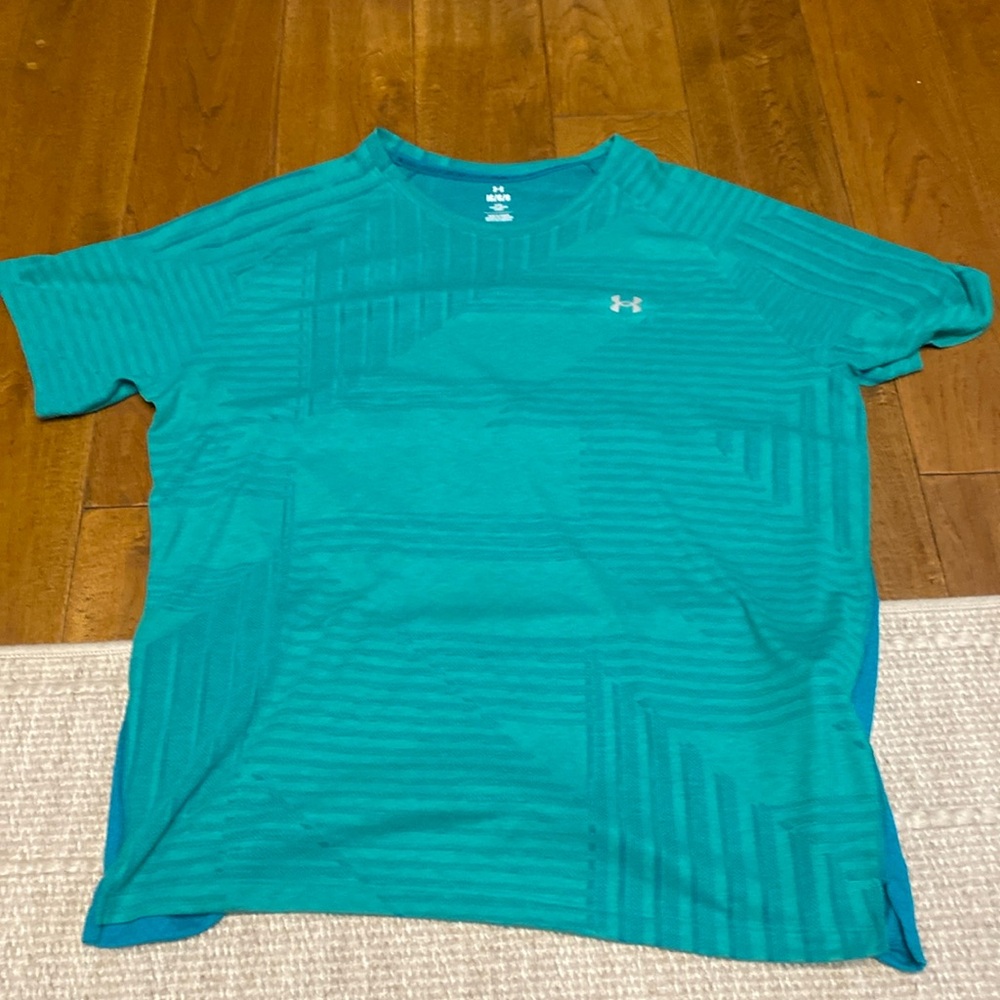 Never worn Men’s Under Armour Streaker Deco Diamond Short Sleeve